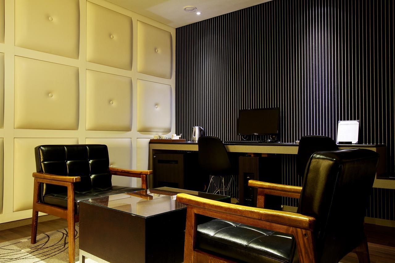 Uijeongbu Latree Hotel Екстер'єр фото