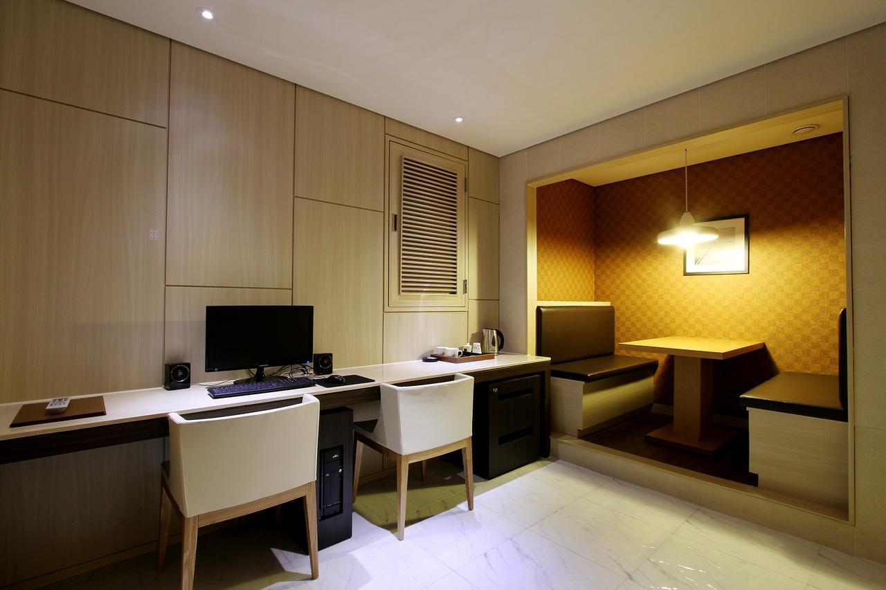 Uijeongbu Latree Hotel Екстер'єр фото